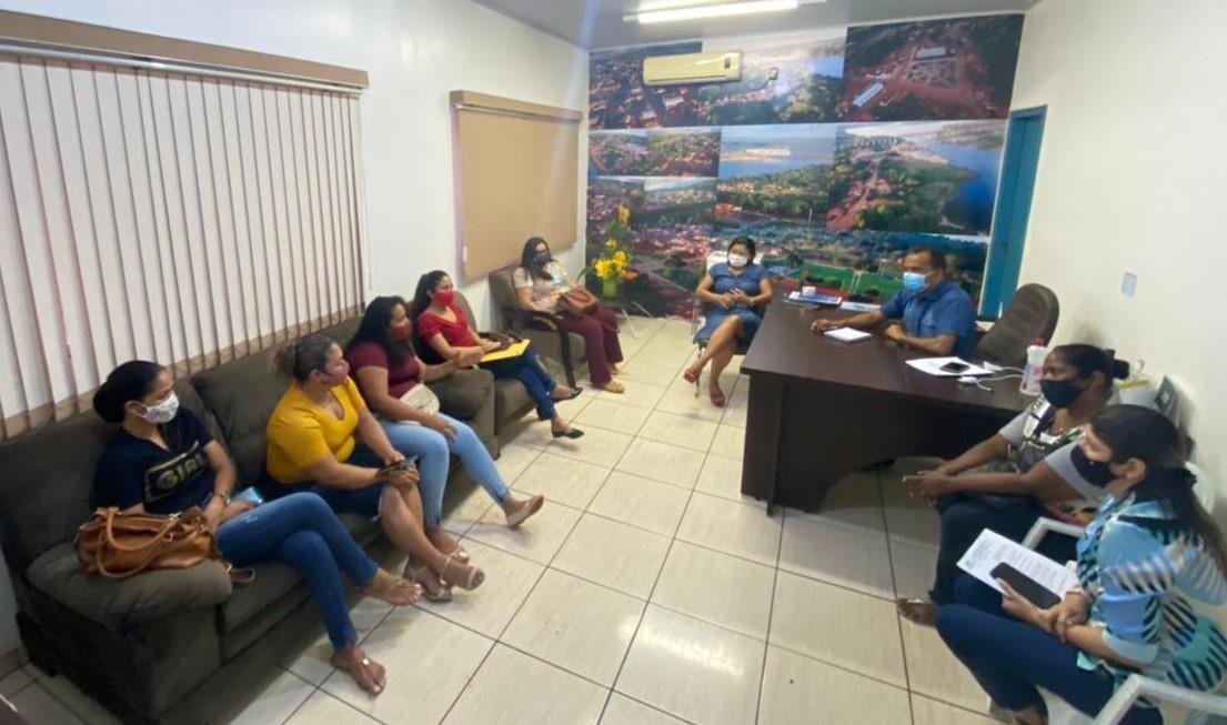 Prefeito Wanderly se reúne com Conselheiras Tutelares