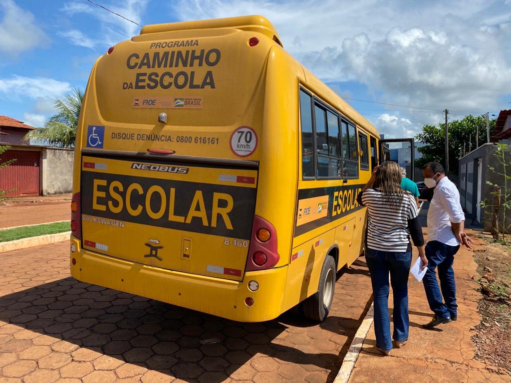 EDUCAÇÃO RECEBE NOVO ÔNIBUS ESCOLAR
