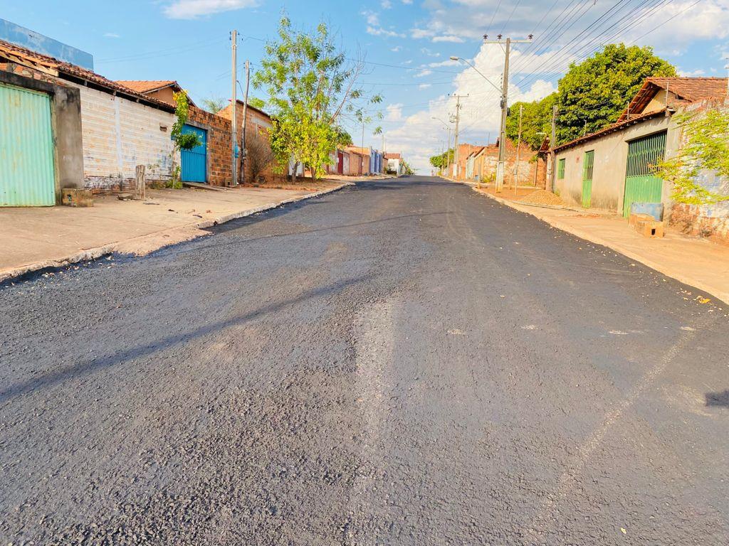 Prefeitura de Aguiarnópolis realiza obra de recapeamento asfáltico da cidade
