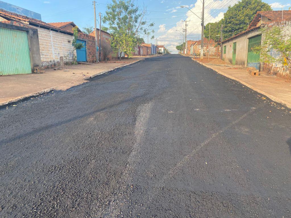 Prefeitura de Aguiarnópolis realiza obra de recapeamento asfáltico da cidade