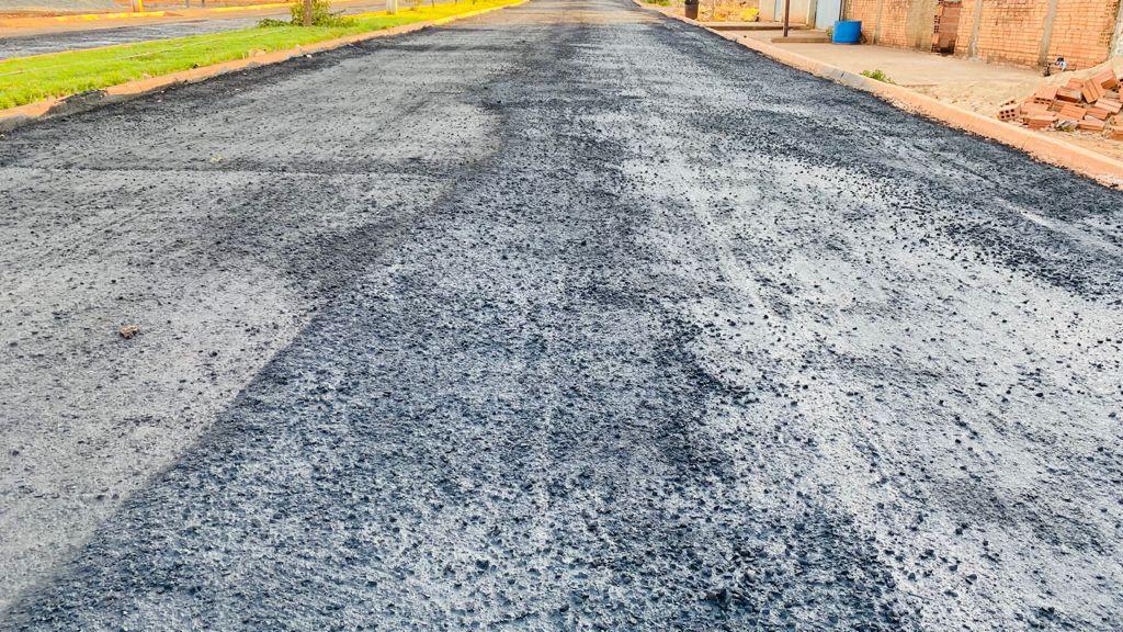 Prefeitura de Aguiarnópolis realiza obra de recapeamento asfáltico da cidade