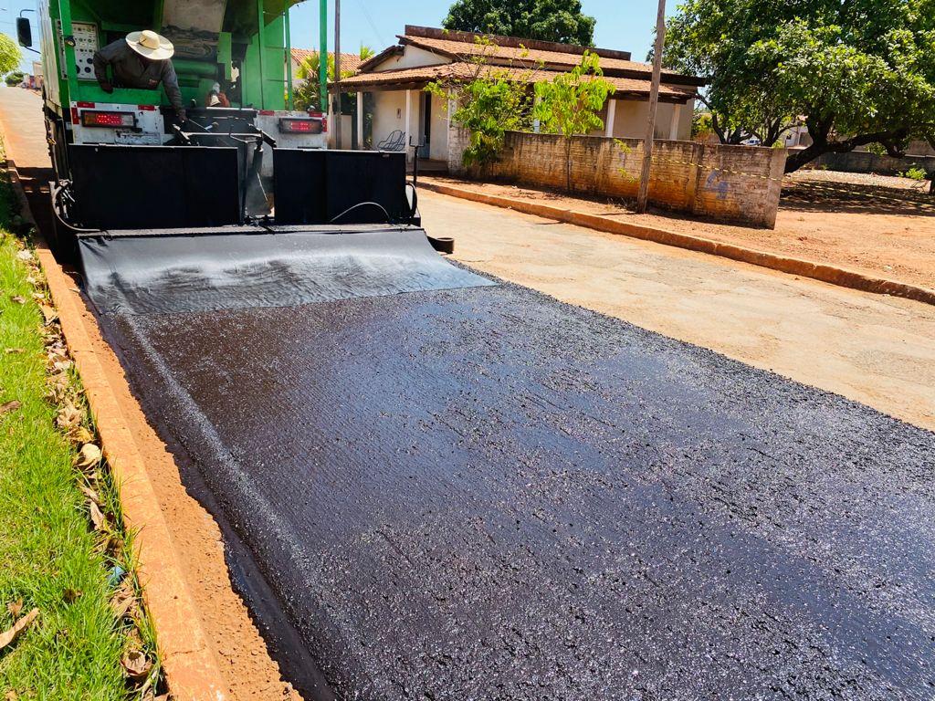 Prefeitura de Aguiarnópolis realiza obra de recapeamento asfáltico da cidade
