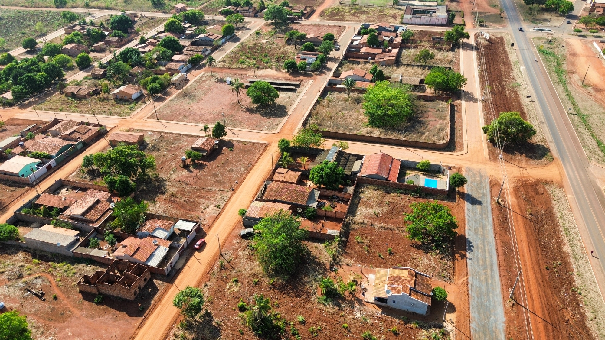 COM INVESTIMENTO DE QUASE R$ 1,5 MILHÕES, AGUIARNÓPOLIS RECEBE OBRAS DE PAVIMENTAÇÃO VIA CODEVASF