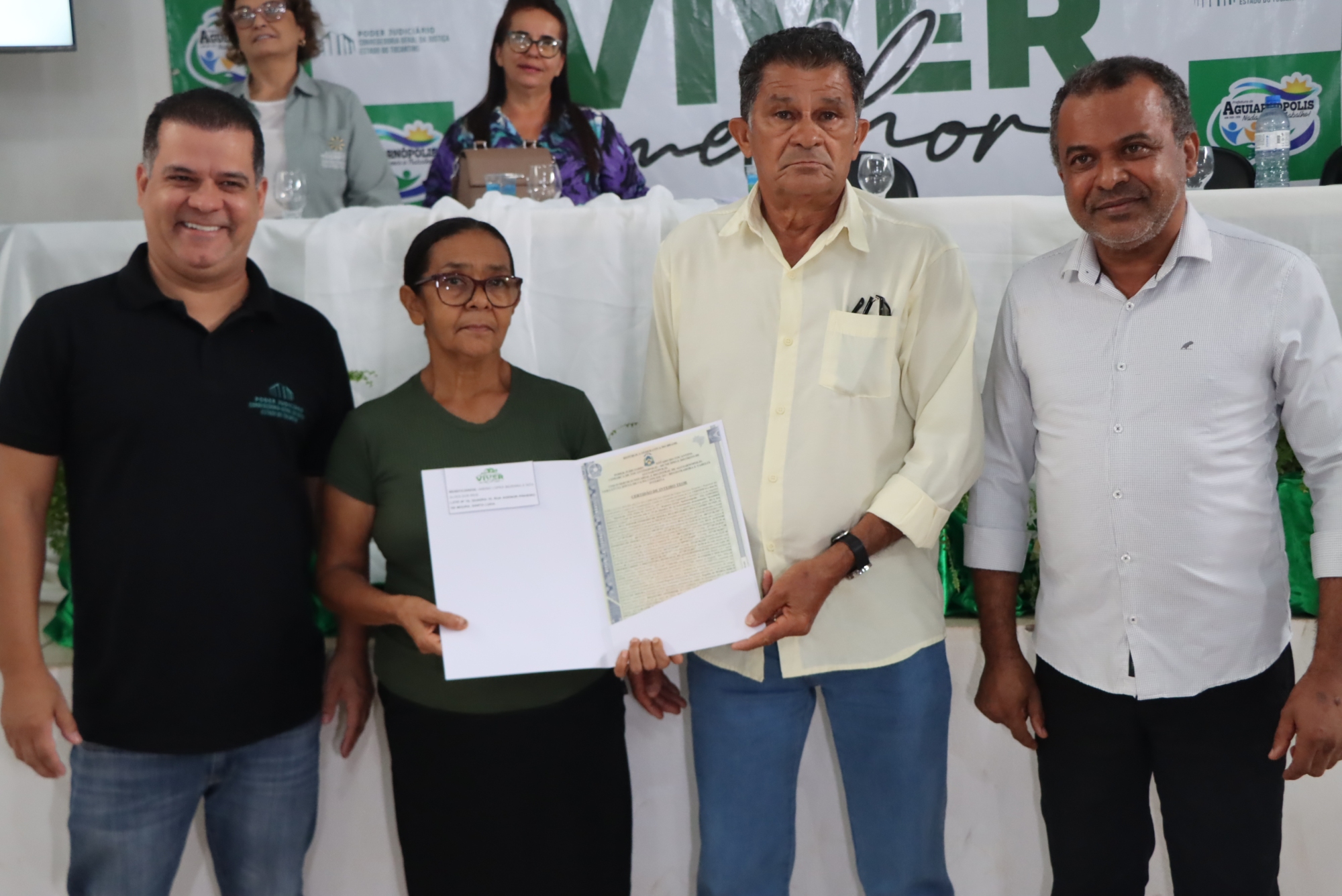 Em parceria com a Corregedoria-Geral de Justiça, Prefeitura de Aguiarnópolis entrega 38 títulos de regularização fundiária